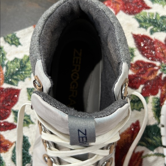 Cole Haan Cream and Gray waterproof Lace-Up Boots! - Picture 4 of 7